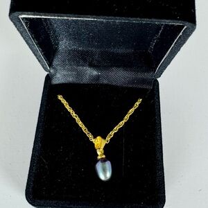 Gold-tone and Purple Pearl Pendant Necklace #1093